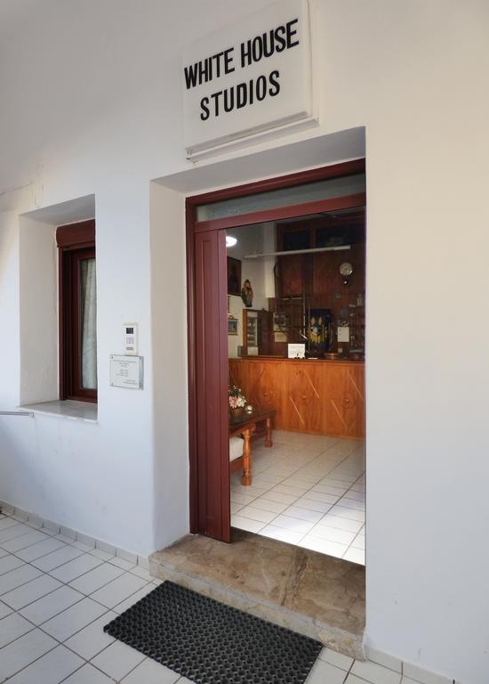 White House Hotel-Apart Karpathos Town  Exterior photo