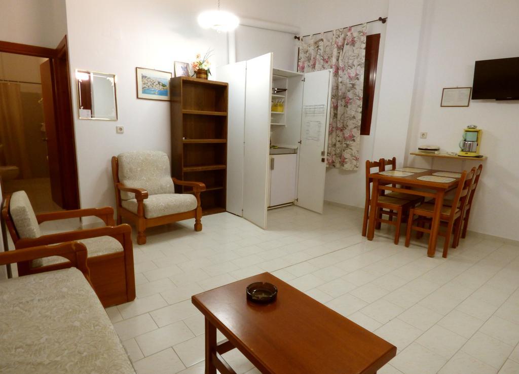 White House Hotel-Apart Karpathos Town  Exterior photo